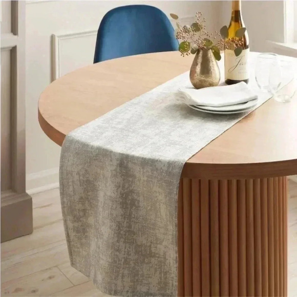 NWT THRESHOLD JAGUAR TABLE RUNNER - Picture 1 of 5